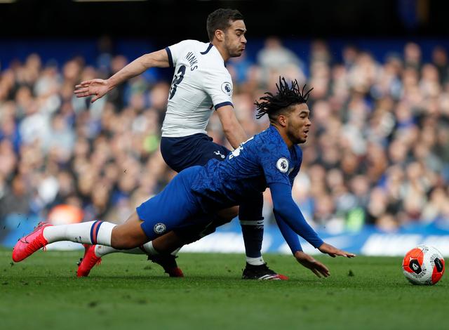 牵制密集防 牵制密集防