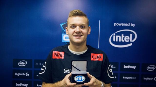 硬气地把比 硬气地把比